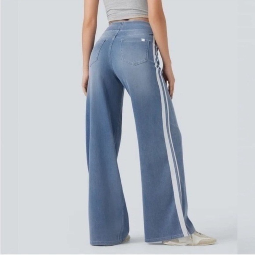 Halara Flex High Waisted Stripe Wide Leg Jeans light blue size Pullon large NWT - Picture 2 of 12
